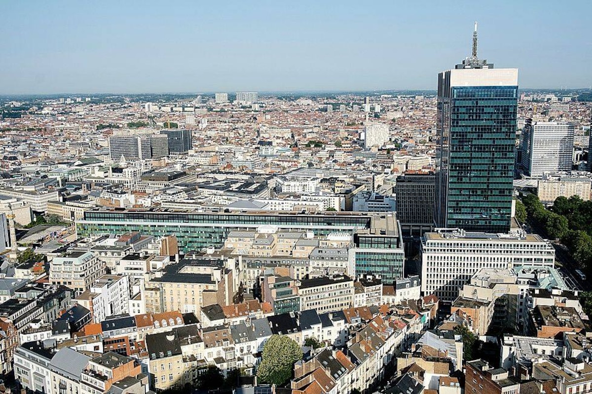 Brussels Skyline Bruxelles vue du toit d'un immeuble - Police federale et tour des finances Reporters / QUINET