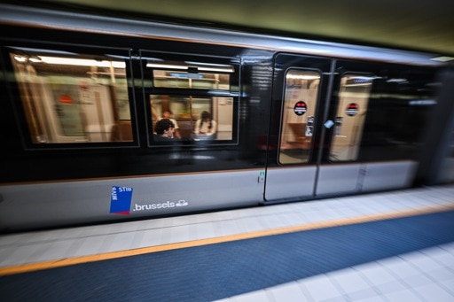 Un accident de personne interrompt les métros 1 et 5 entre Arts-Loi et Gare Centrale
