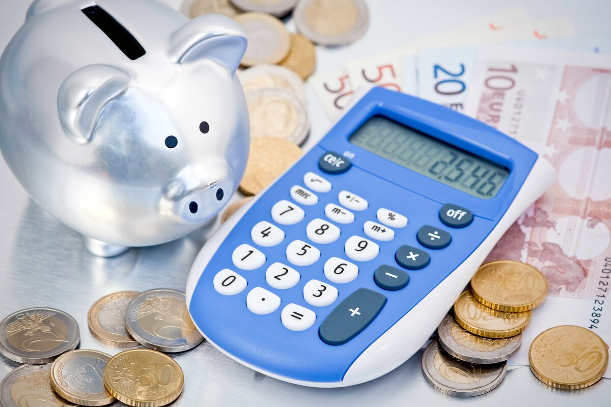 Banques, assurances et télécoms : le gouvernement Arizona veut davantage de concurrence et de protection au profit du consommateur