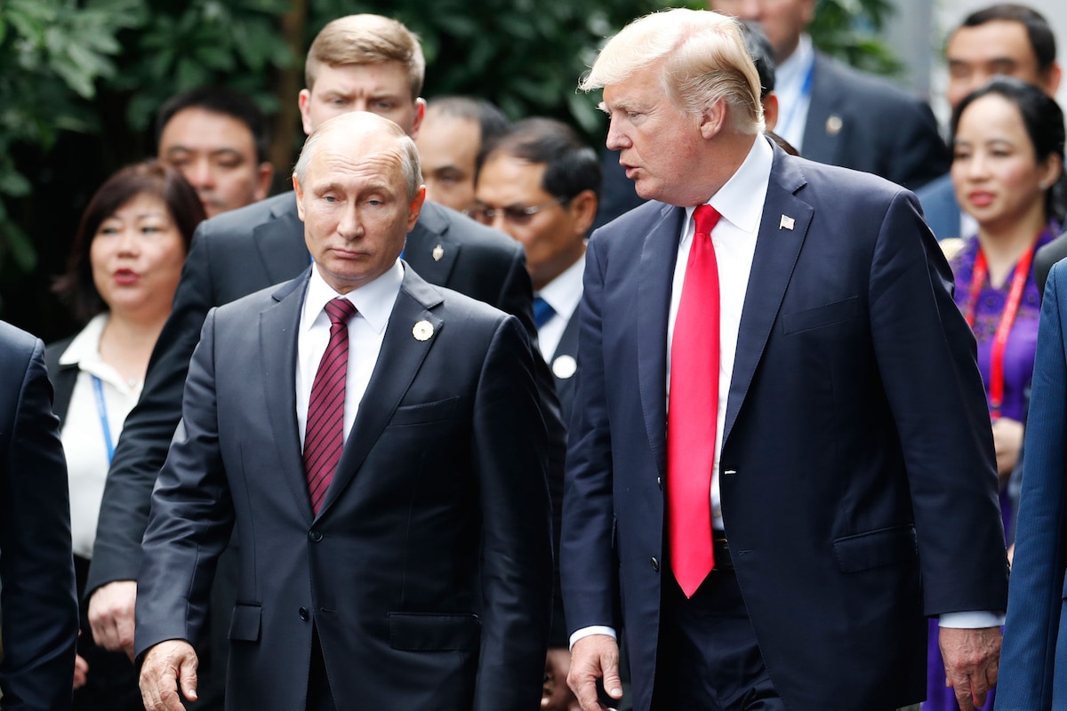 Vladimir Poutine et Donald Trump à Danang au Vietnam le 11 novembre 2017.