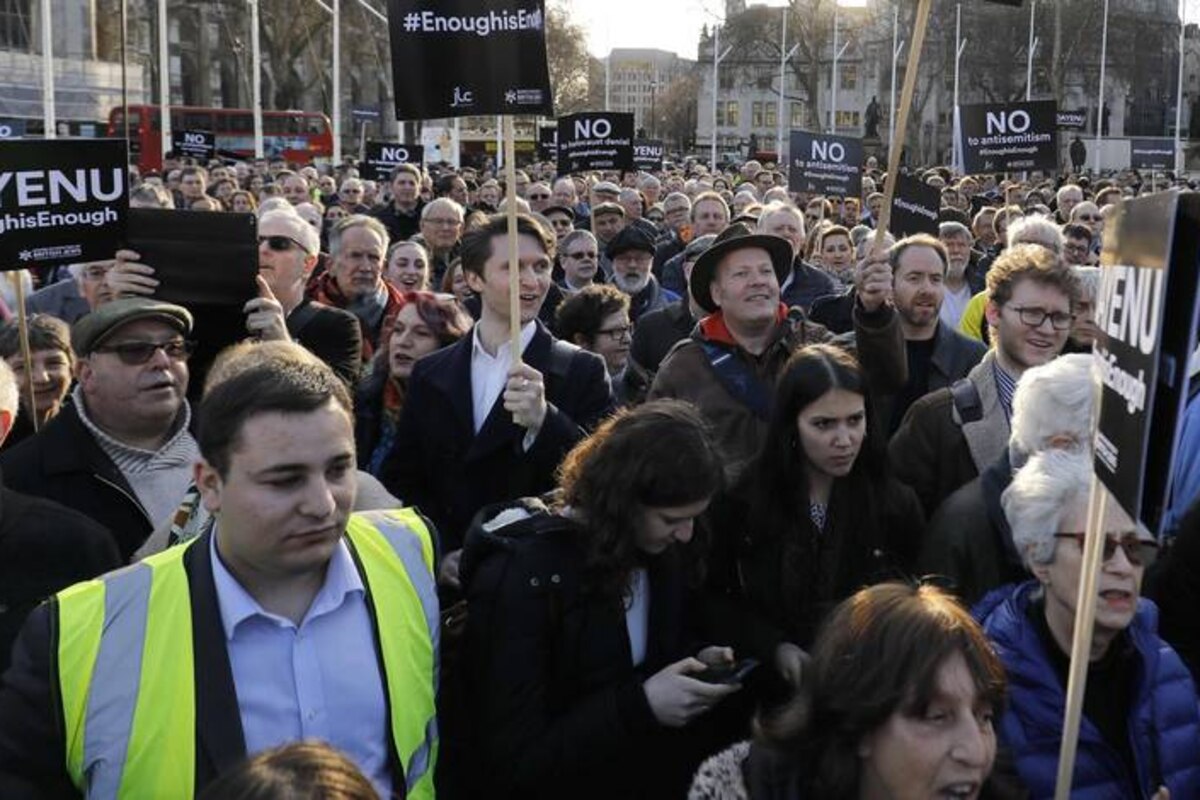 Grande-Bretagne: manifestation devant Parlement contre Corbyn, taxé d'antisémitisme