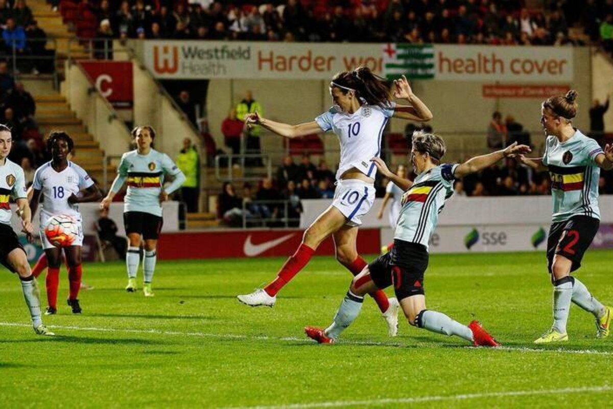 Football Soccer - England v Belgium - UEFA Women's Euro 2017 Qualifying Group Seven - AESSEAL New York Stadium, Rotherham - 8/4/16 England's Jill Scott scores her sides first goal Mandatory Credit: Action Images / Craig Brough Livepic EDITORIAL USE ONLY. © PHOTO NEWS / PICTURE NOT INCLUDED IN THE CONTRACTS