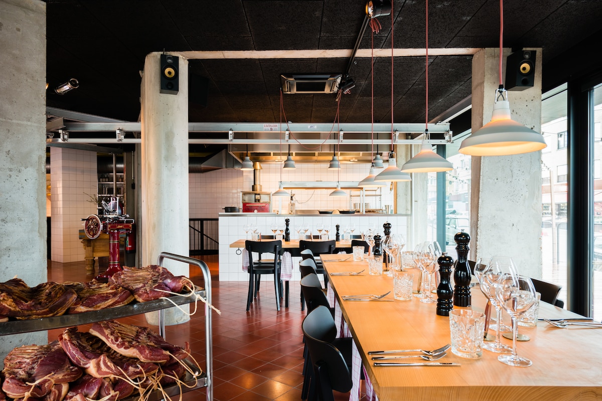 Carcasse, le restaurant signé Dierendonck : un steakhouse de qualité à St-Idesbald, à la mer.