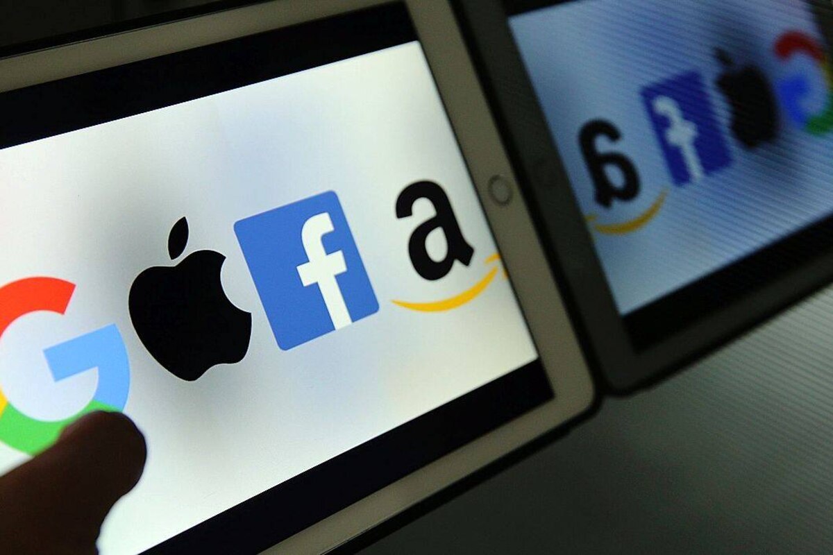 ©PHOTOPQR/L'ALSACE/Jean-François FREY ; ; 14/03/2019 ; Les logos des géants du web (numérique) Google Amazon Facebook Apple sur un écran.