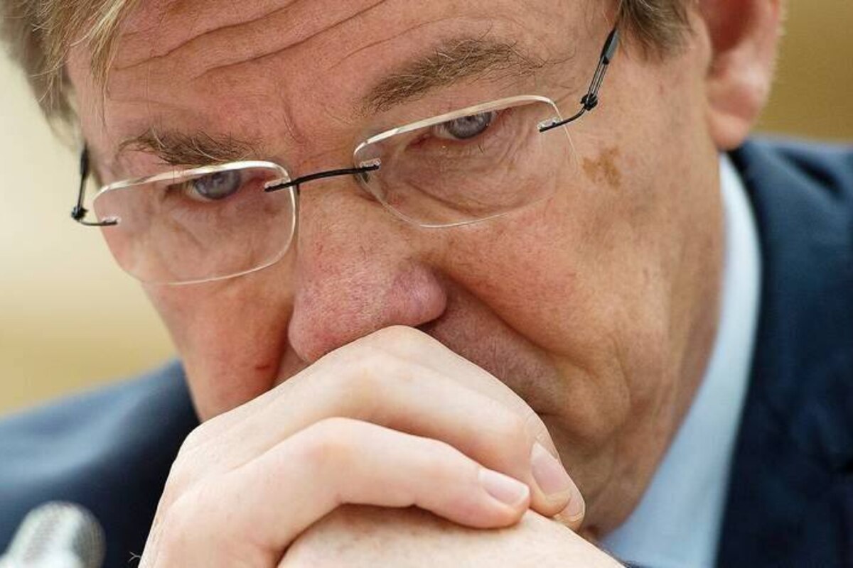 Finance Minister Johan Van Overtveldt pictured during a session of the chamber commission for Finance and Budget at the federal parliament, in Brussels, Tuesday 12 April 2016. BELGA PHOTO LAURIE DIEFFEMBACQ