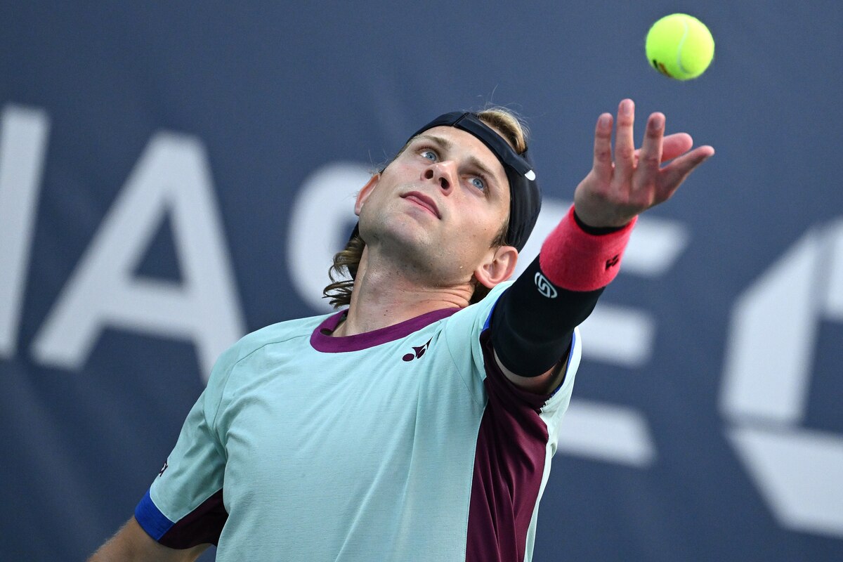 Zizou Bergs of Belgium plays against Pavel Kotov of Russia during their Men's Singles round one of the U.S. Open tennis tournament at USTA Billie Jean King National Tennis Center, New York, NY, August 27, 2024. (Photo by Anthony Behar/Sipa USA)