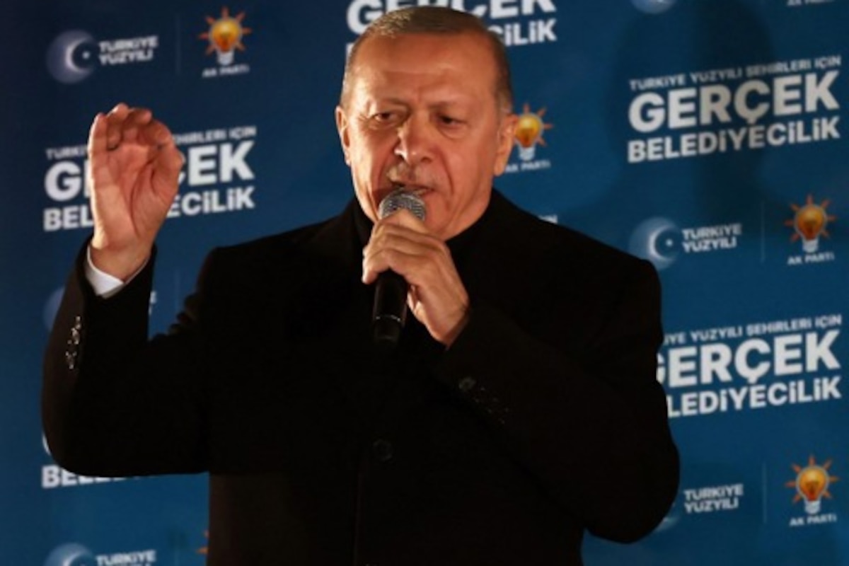 Le président turc Erdogan arrive à Bagdad pour sa première visite en plus de dix ans