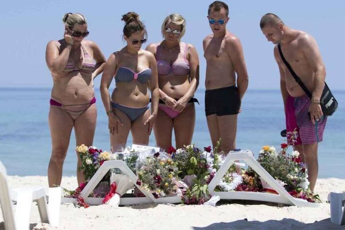 Tunisie, Grèce, Népal: Focus sur ces touristes que rien n'effraie
