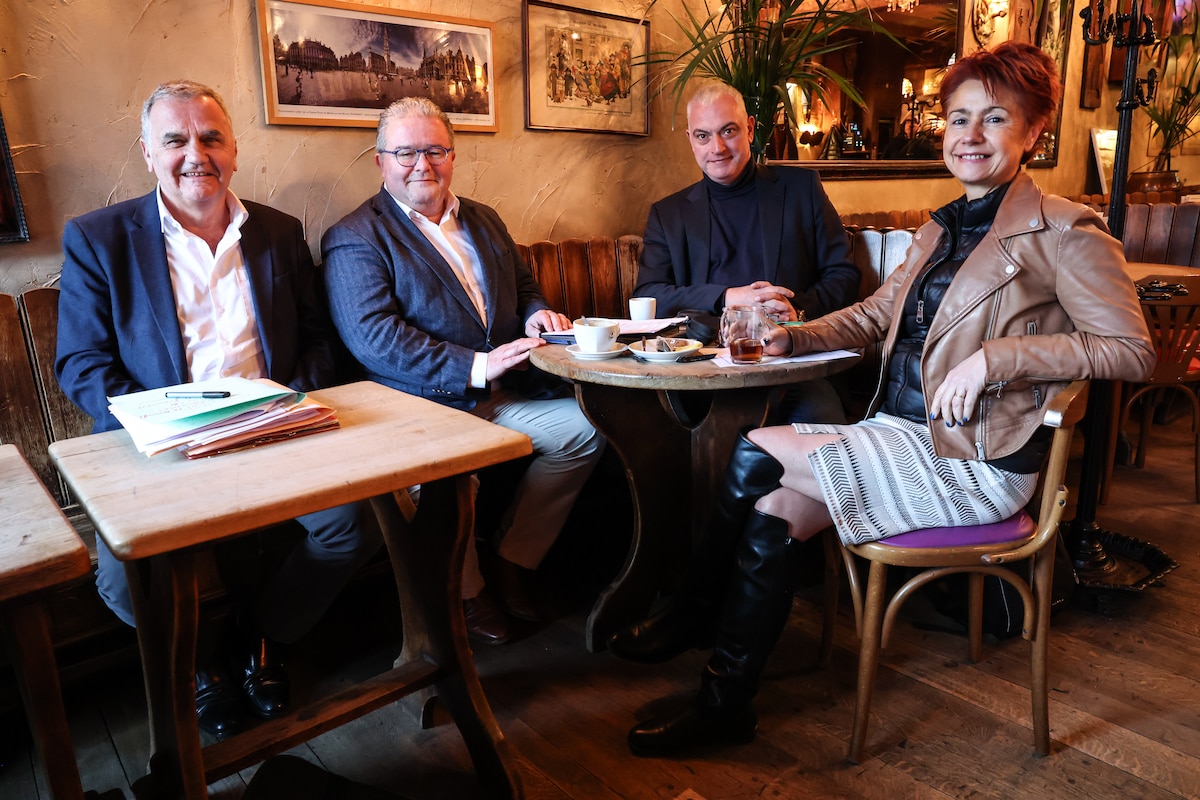 Les quatre bourgmestres engagés de Bruxelles. Christian LAMOULINE, Claire VANDEVIVERE, Benoit CEREXHE, Jean-Paul VAN LAETHEM.