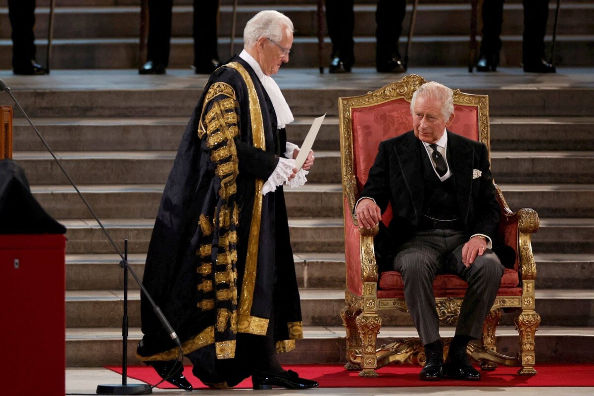 Le roi Charles III s'adresse pour la première fois au Parlement britannique: "Je ne peux m'empêcher de ressentir le poids de l'Histoire"
