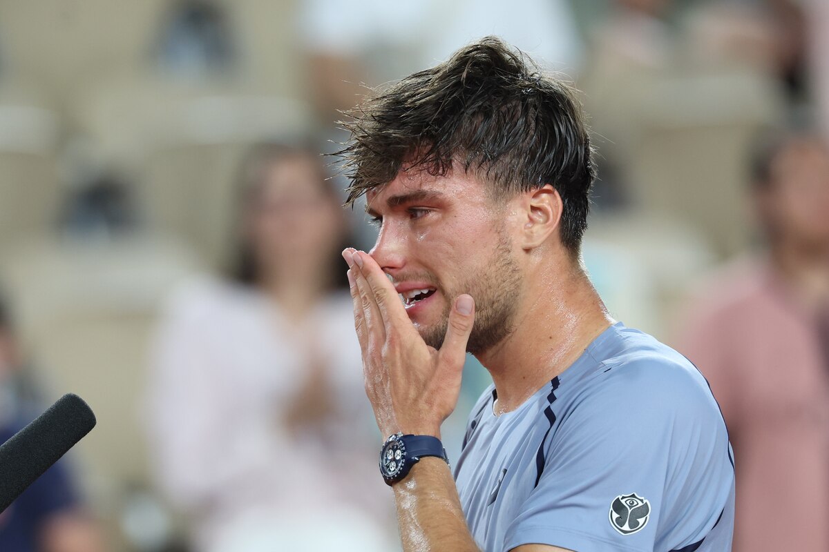 Belgian Raphael Collignon pictured after winning a tennis match against US Shelton, in the second round of the men's singles at the Roland Garros French Open tennis tournament, in Paris, France, Thursday 28 May 2026. This year's tournament takes place from 18 May to 07 June.
BELGA PHOTO VIRGINIE LEFOUR
