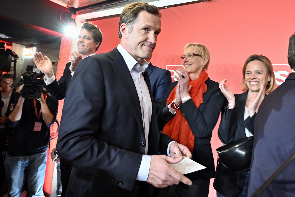 PS chairman Paul Magnette pictured at the post-election meeting of French-speaking socialist party PS, in Brussels, Sunday 09 June 2024. Belgium held coinciding elections for the regional, federal and European legislative bodies. BELGA PHOTO ERIC LALMAND