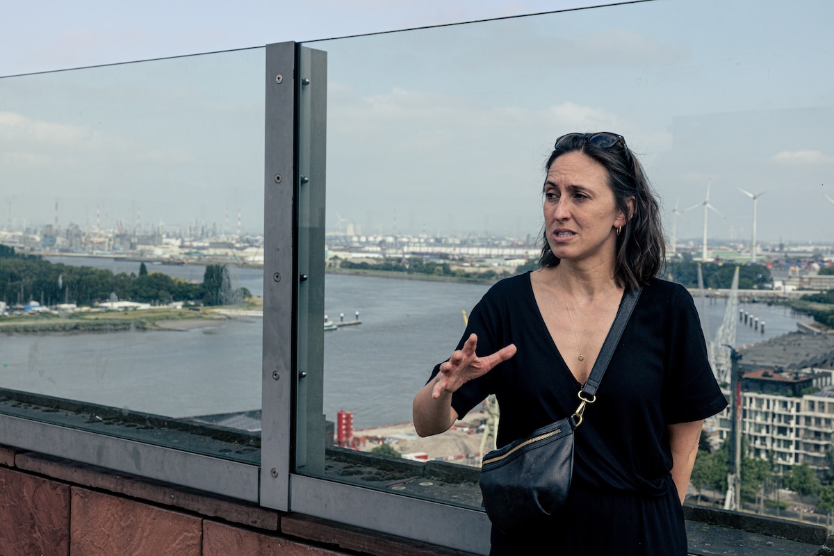portrait-reportage de Sarah Vantorre, vice-présidente de Basta, un collectif citoyen anti-mafia