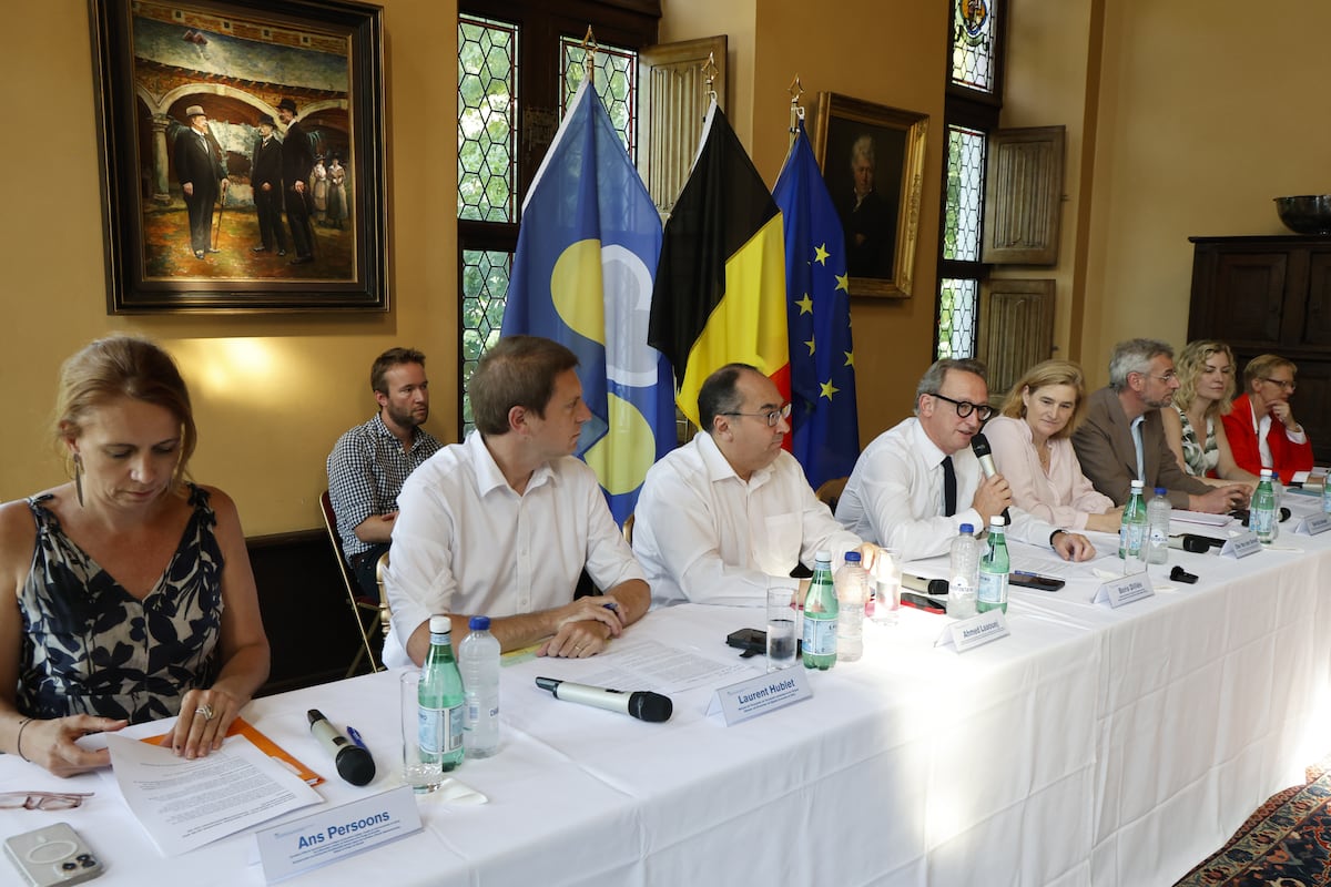 Quand le PS est au pouvoir, il nest pas question daustérité : à Bruxelles, le conclave budgétaire ne sannonce pas tout à fait comme ailleurs… Réduire le déficit bruxellois sans faire trop de coupes sociale : cest léquation que devra résoudre le gouvernement bruxellois, lors du conclave qui souvre ce samedi à lIris Tower. ...