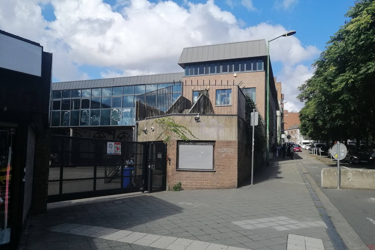 Double meurtre et suicide: une séparation difficilement acceptée à l'origine du drame touchant le Sacré-Coeur de Charleroi