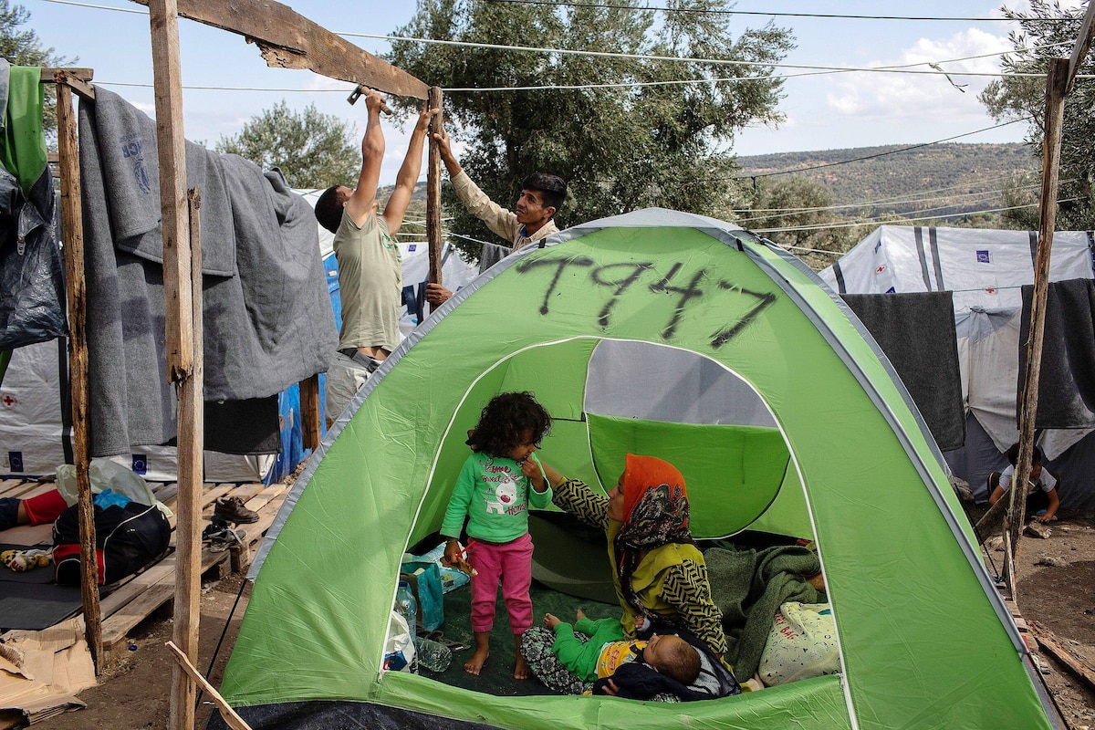 La Grèce ferme des camps de réfugiés aux conditions épouvantables... et durcit le ton