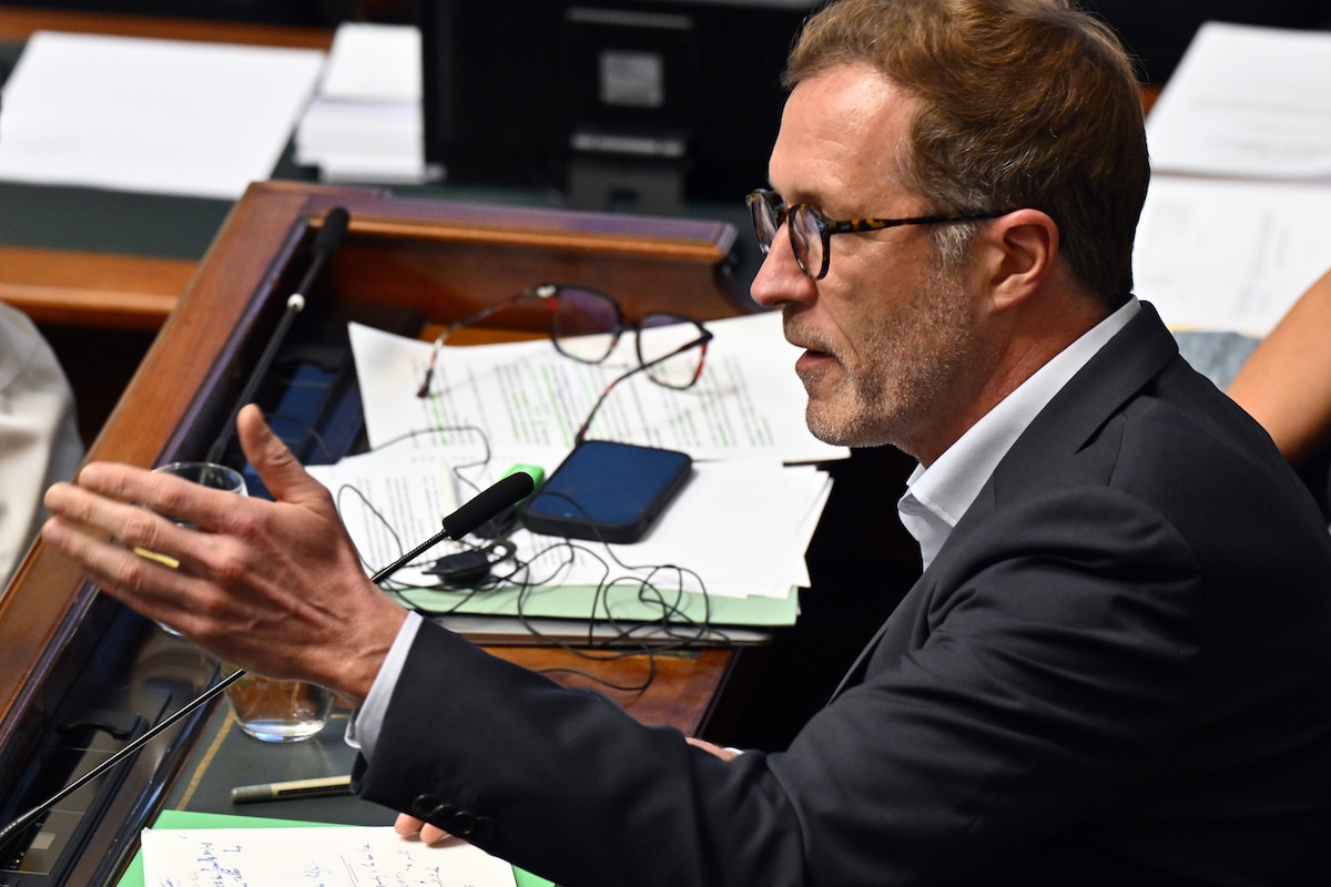 PS' Paul Magnette pictured during a plenary session of the Chamber at the Federal Parliament in Brussels, Thursday 18 June 2026. BELGA PHOTO ERIC LALMAND