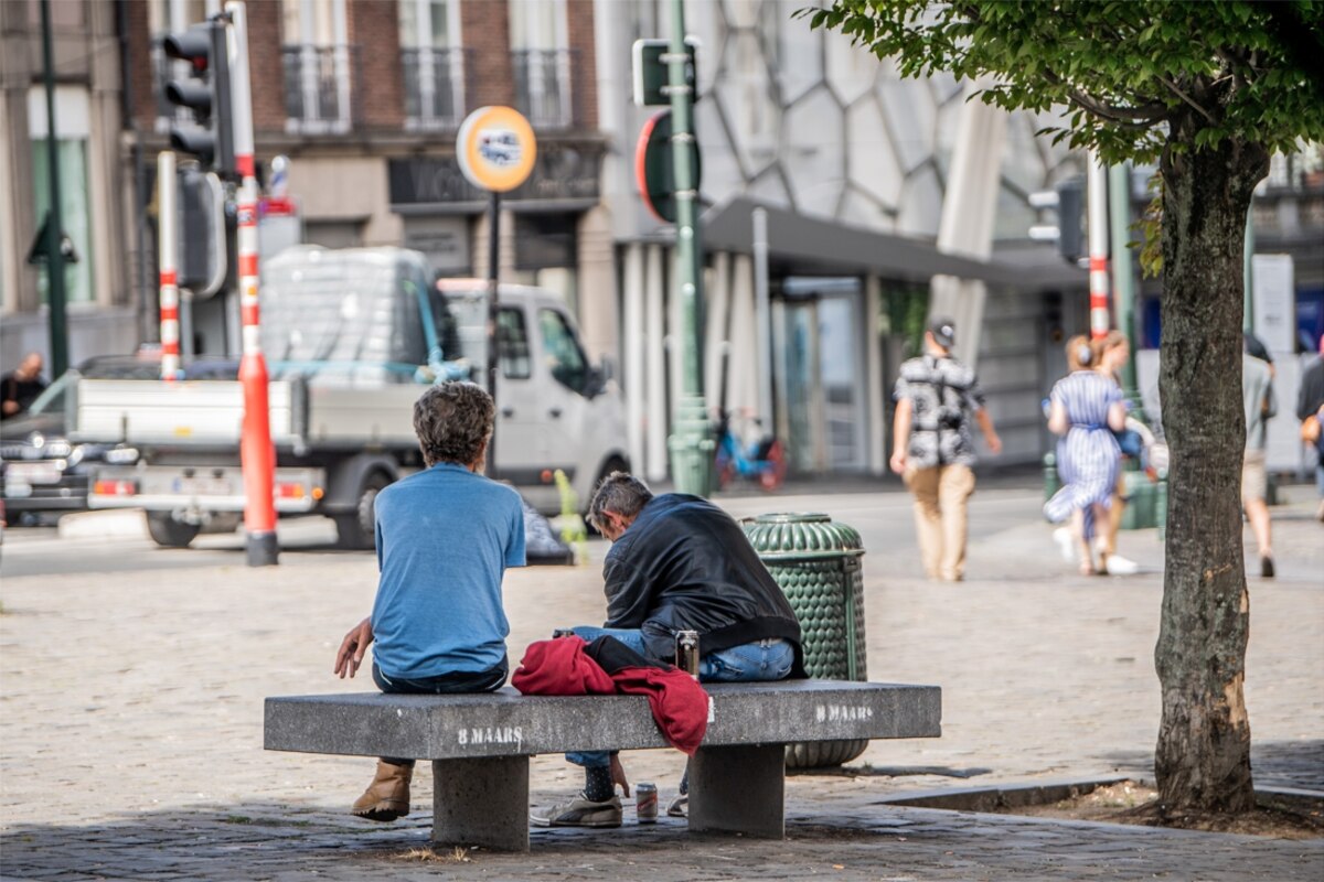 Conseils de base d’Infirmiers de Rue à son public: «manger peu mais souvent, ne pas consommer trop d’alcool, chercher l’ombre».