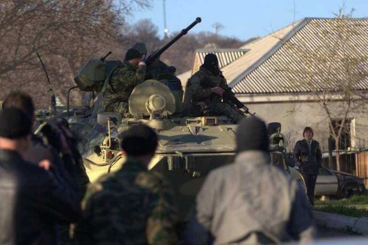 Crimée : assaut de véhicules blindés contre une base ukrainienne