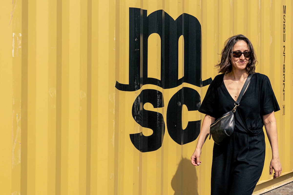 portrait-reportage de Sarah Vantorre, vice-présidente de Basta, un collectif citoyen anti-mafia