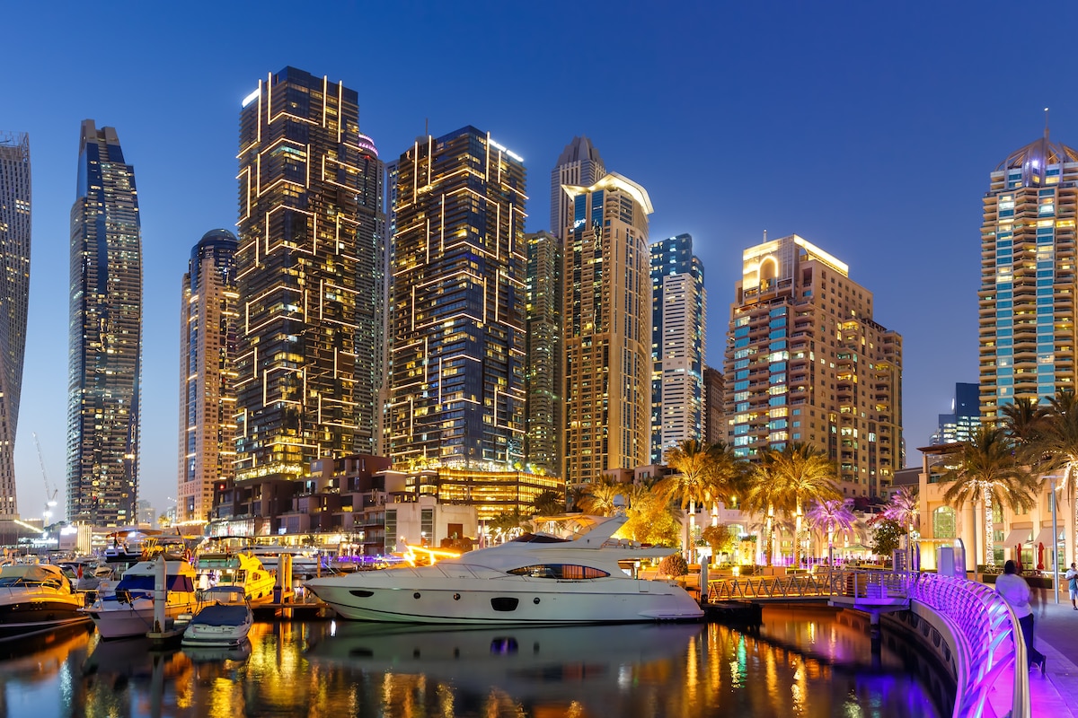 Les 28 millions d’euros suspects n’ont jamais quitté les Emirats. Ils ont atterri sur le compte d’Union Offshore, mais celui-ci a été ouvert à Dubaï, par ING Belgique, auprès de la succursale émiratie du groupe de bancassurance néerlandais.