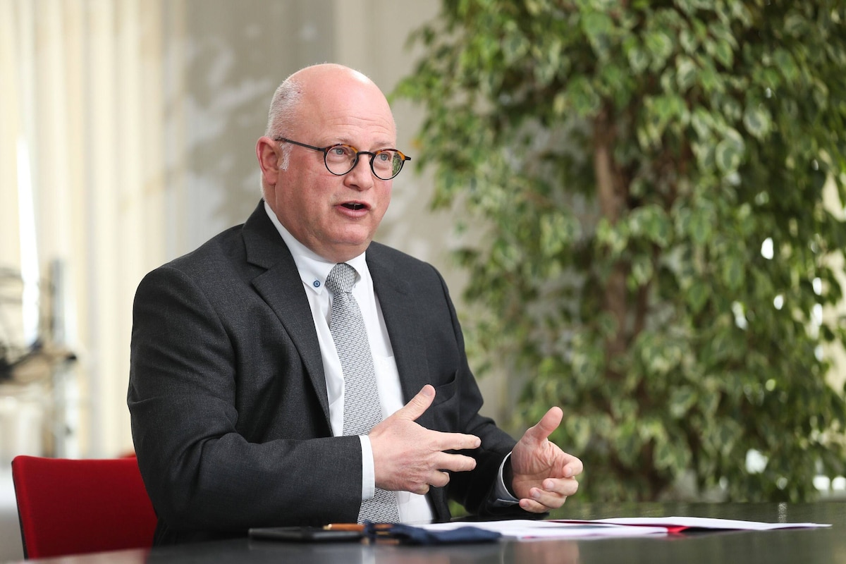 "La crise n’est pas finie, nous avons toujours dit que nous serions solidaires avec les secteurs touchés", explique le ministre du Budget, Jean-Luc Crucke (MR)