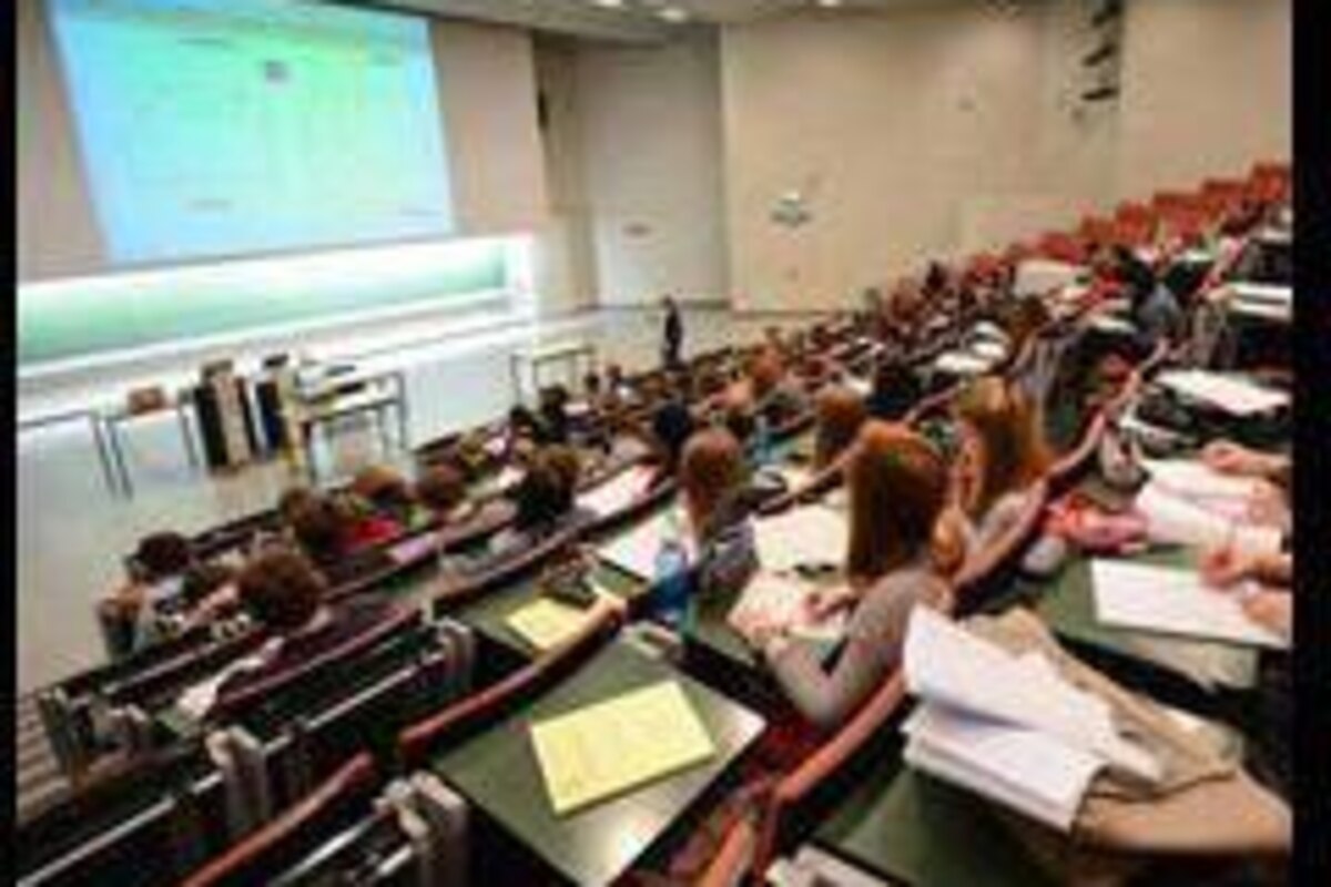 Recteurs, profs et étudiants veulent plus d'argent du fédéral