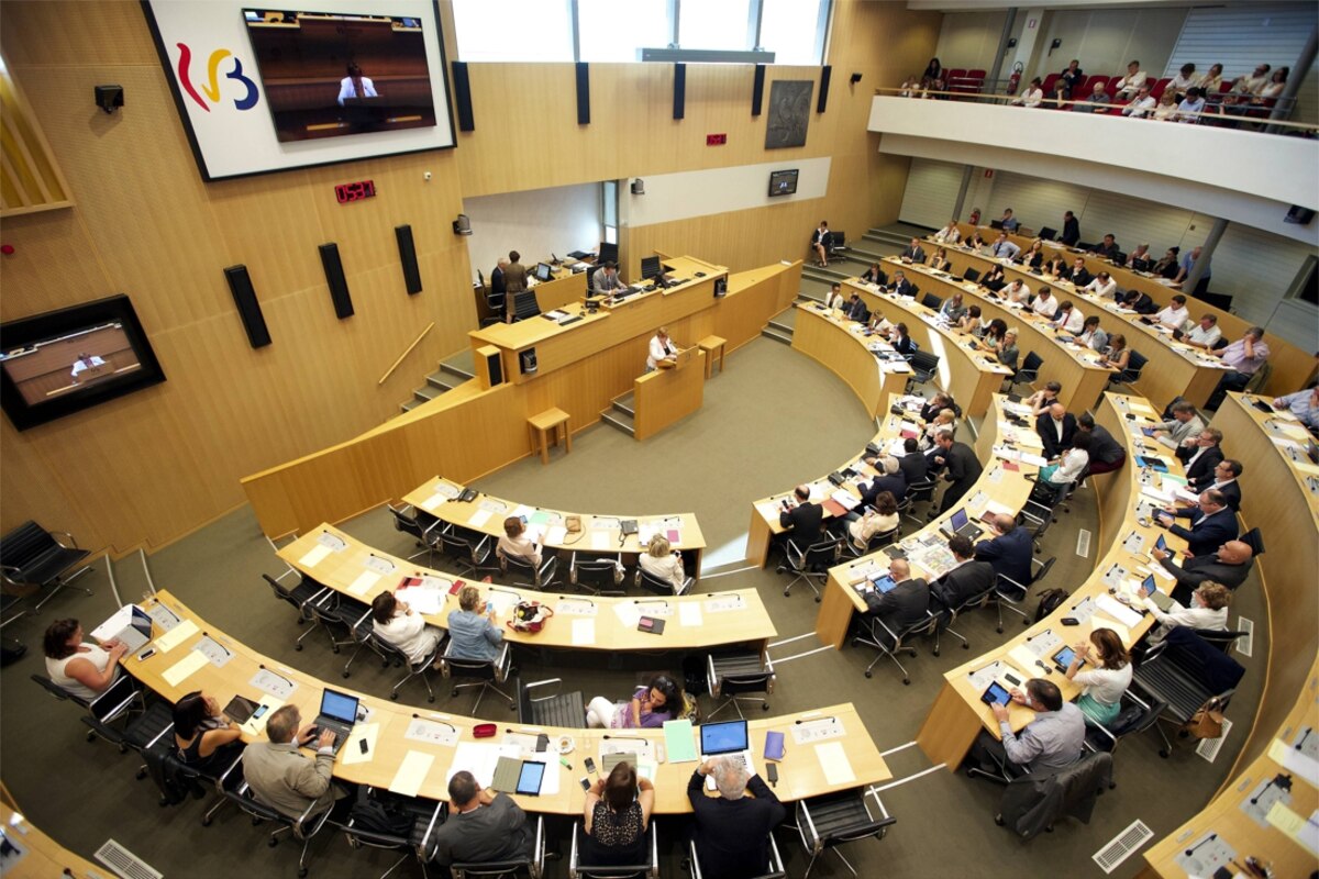 Les secrétaires d’État n’ont pas forcément été candidats au Parlement… Mais les ministres non plus.