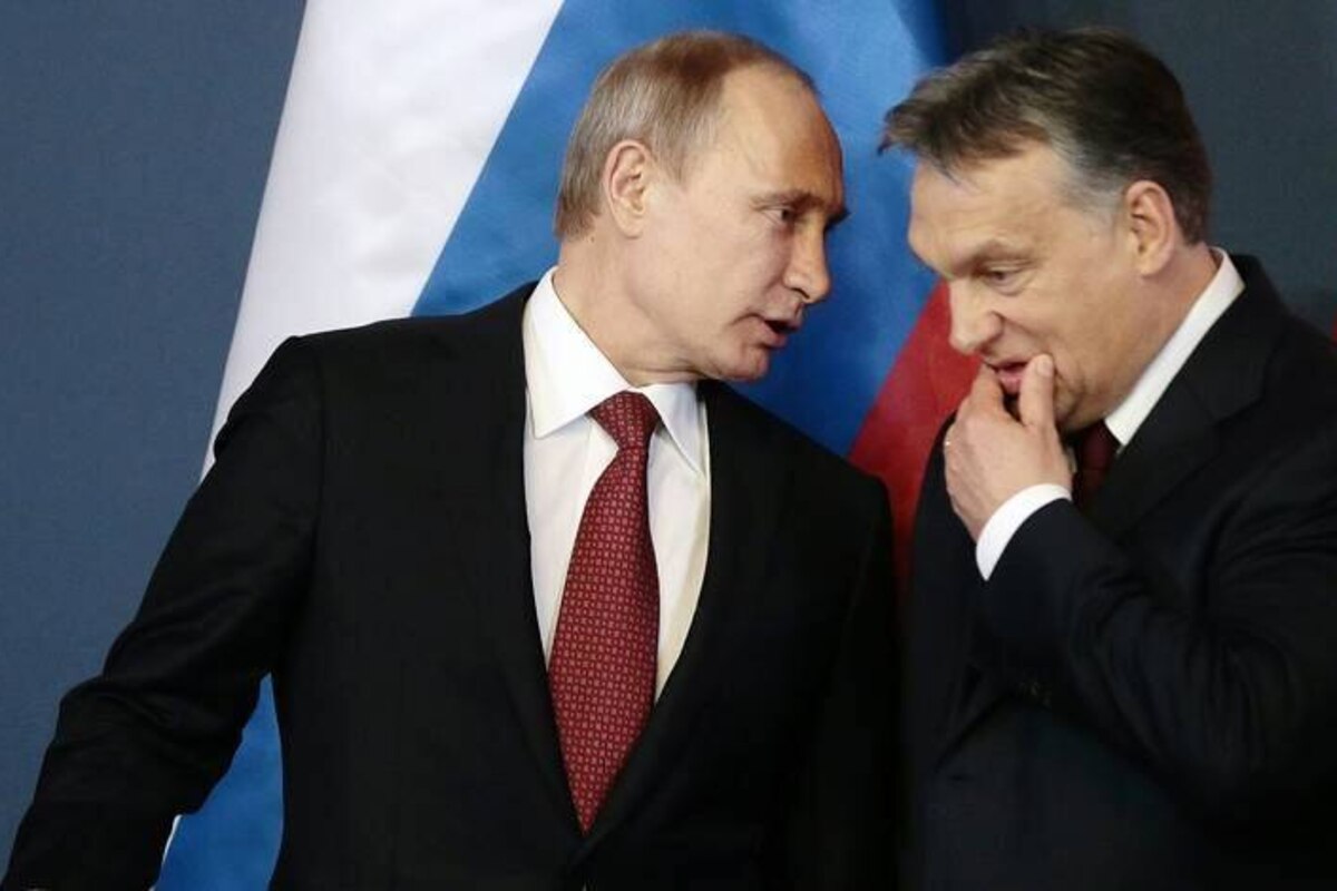 Russia's president Vladimir Putin (L) and Hungarian Prime Minister Viktor Orban talk at a joint documents signing ceremony following talks in Budapest. Budapest, Hungary, February 17, 2015. Photo by Mikhail Metzel/Tass/ABACAPRESS.COM Reporters / Abaca