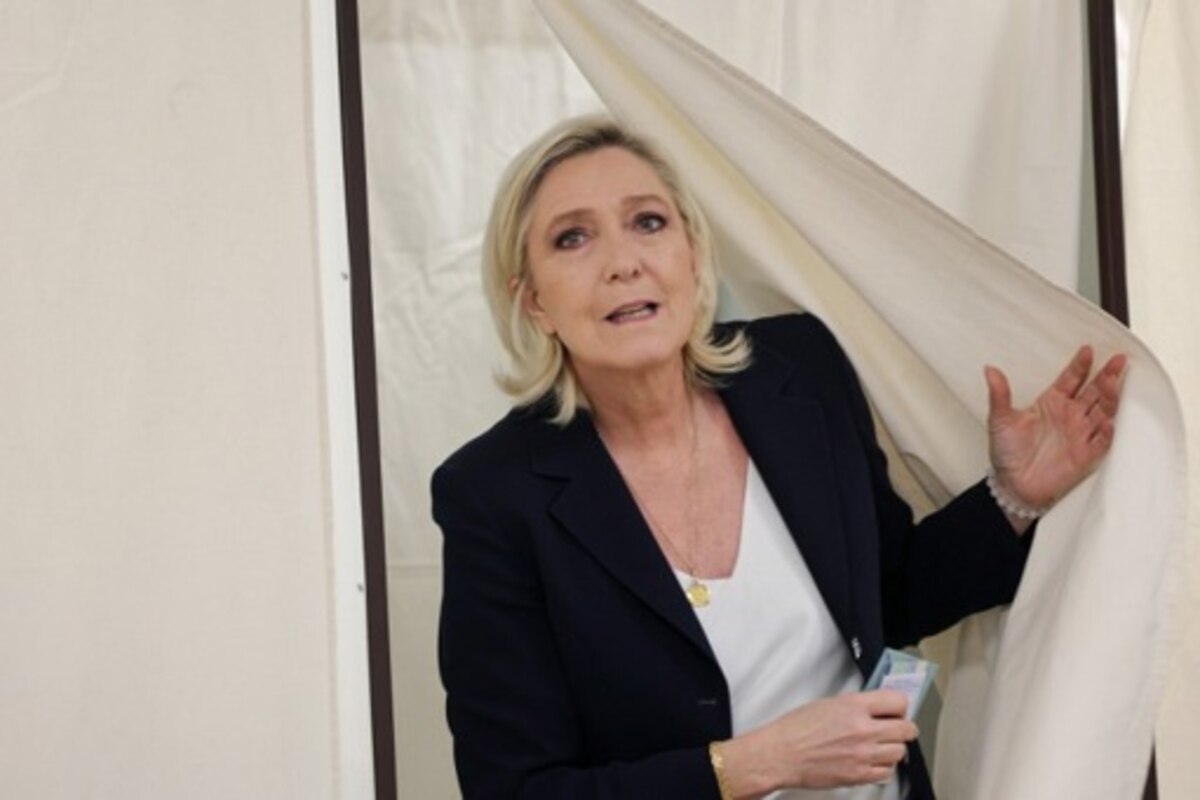 Elections législatives françaises - Marine Le Pen, élue au 1er tour, estime que "le bloc macroniste" est "pratiquement effacé"