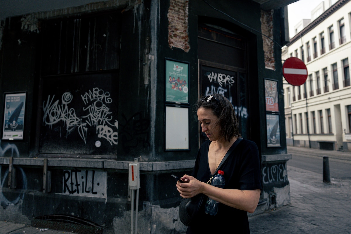 portrait-reportage de Sarah Vantorre, vice-présidente de Basta, un collectif citoyen anti-mafia
